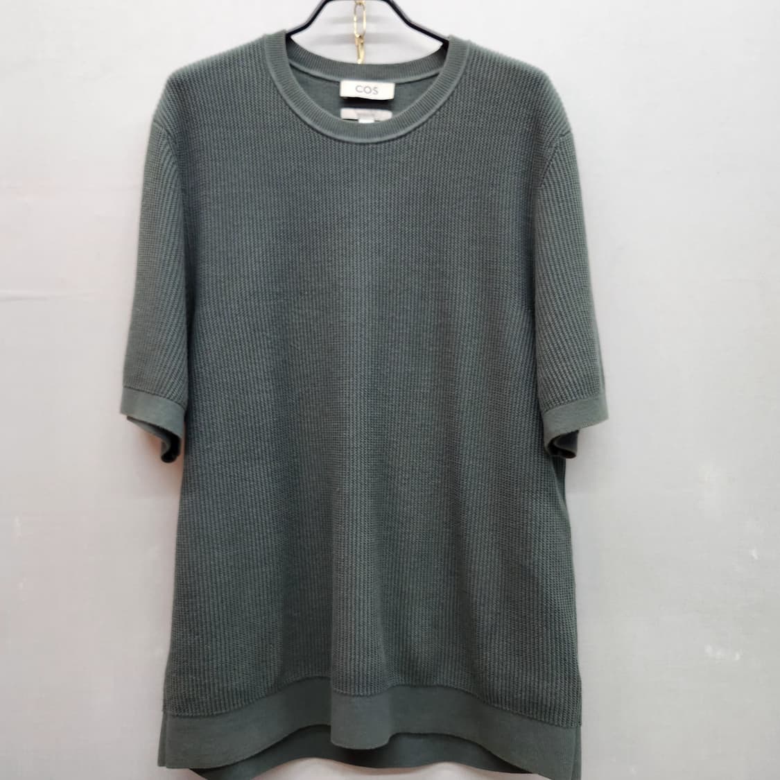 COS 코스 레귤러핏 니트 반팔티 M(L) 상품이미지1