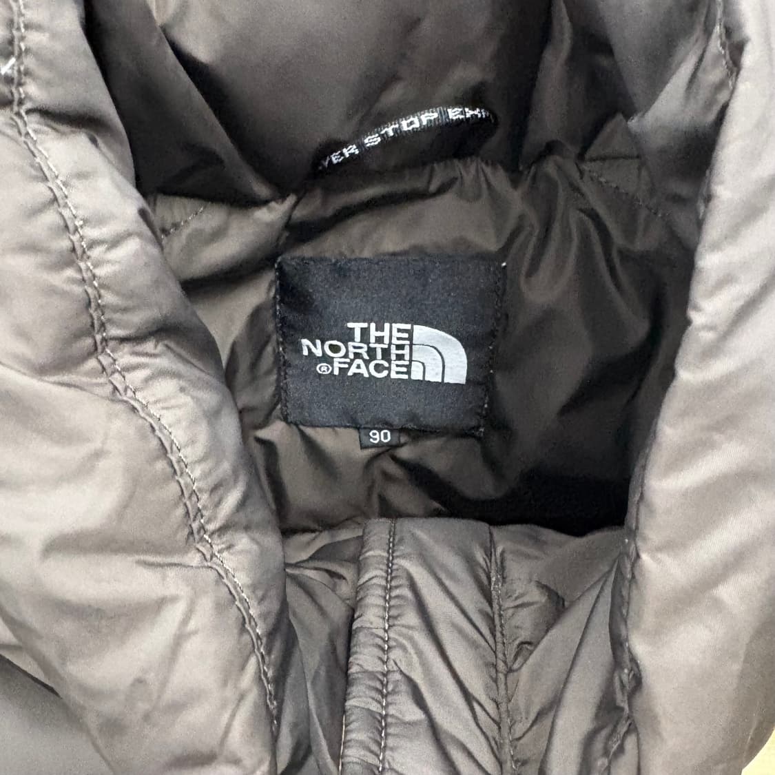 (95)노스페이스 700 눕시 패딩 조끼 브라운 상품이미지4