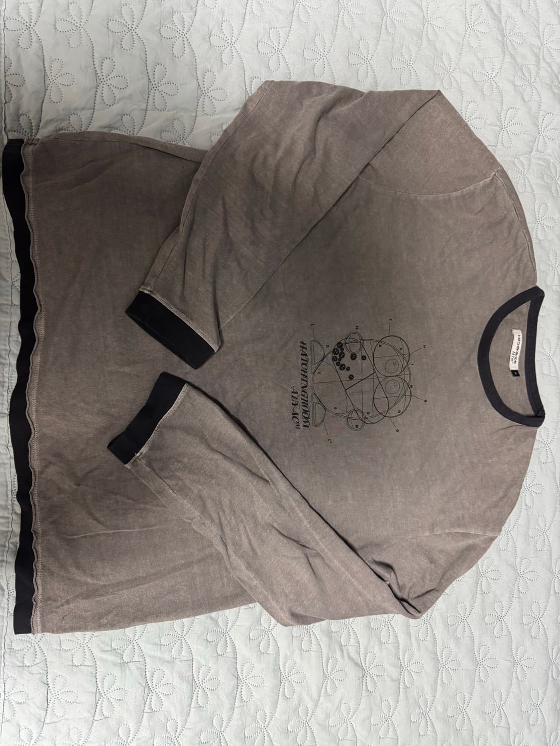 해칭룸 롱슬리브 상품이미지1