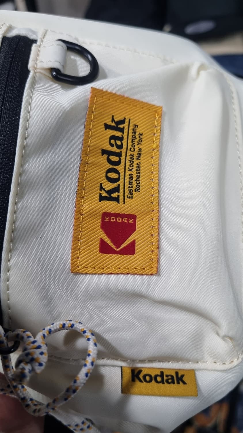 코닥(kodak) 에센셜 mini sling bag 상품이미지2
