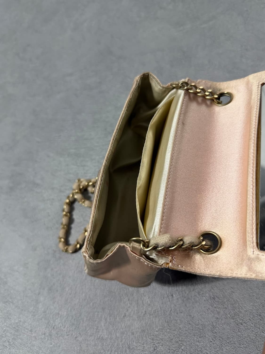 Chanel Camélia Satin Chain Mini Bag  상품이미지8