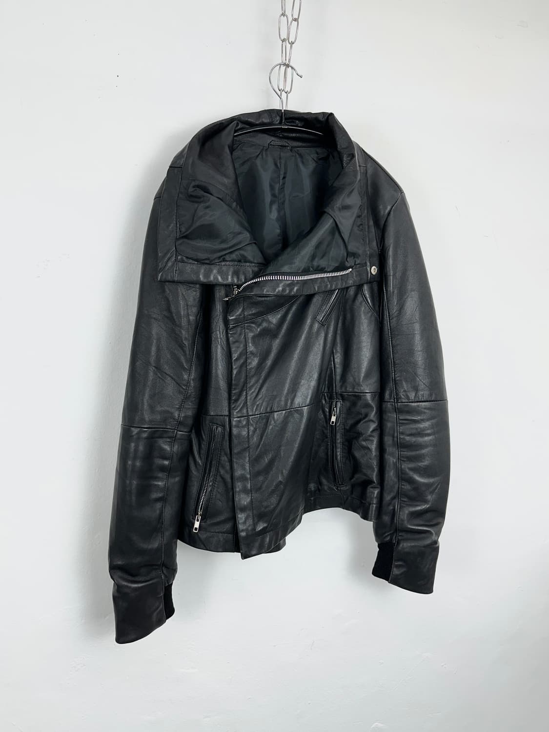 Asymmetric High-Neck Lambskin Leather Ja 상품이미지2