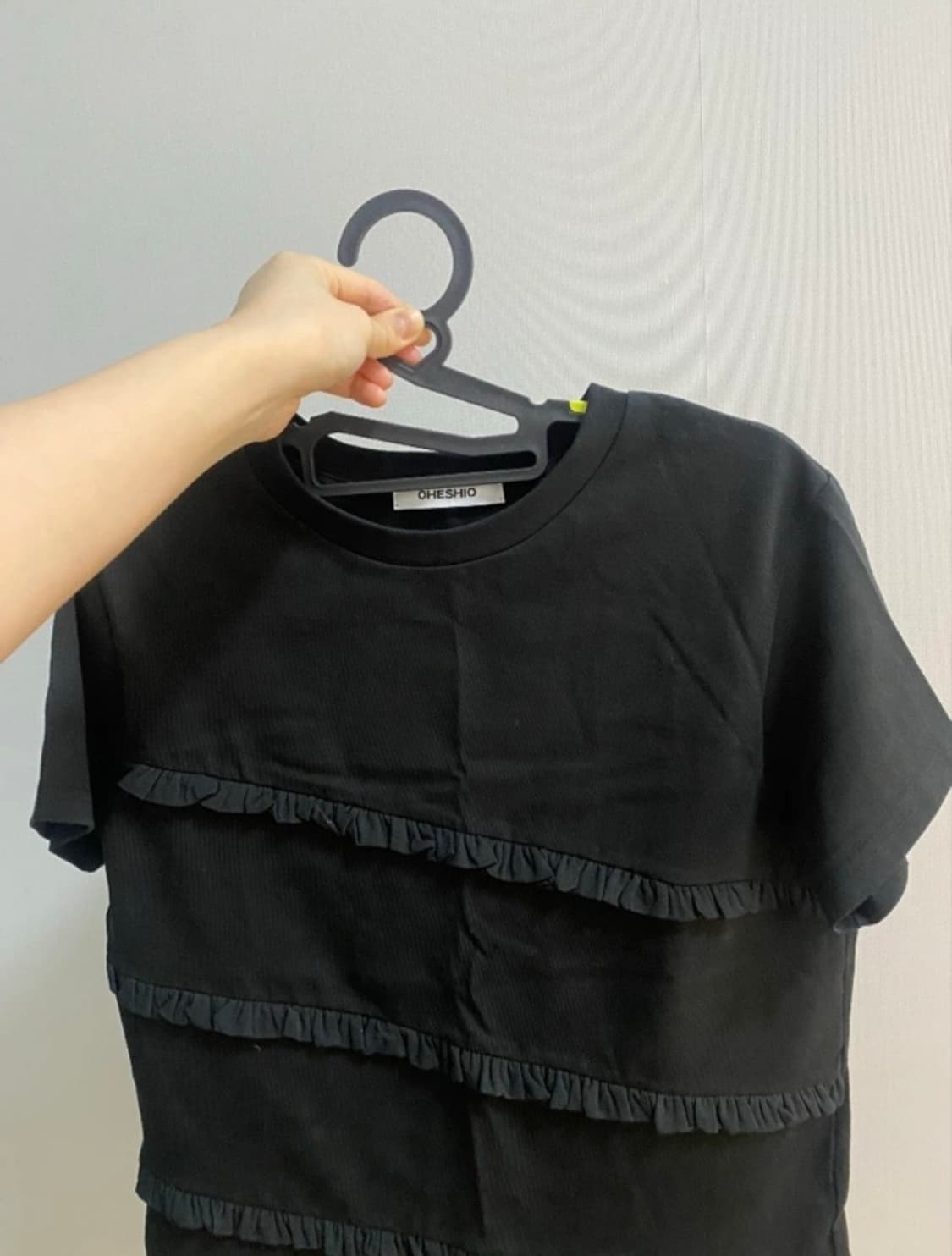 오헤시오 프릴 티셔츠 팔아요 상품이미지4