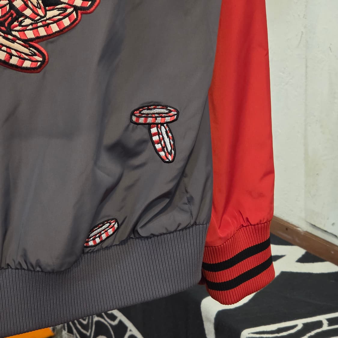 후부 자수 패치 바시티 자켓 상품이미지4