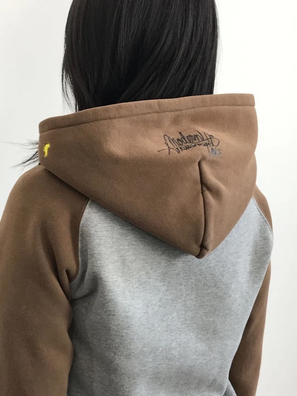 Modern Amusement Raglan Zip Hoodie 상품이미지4