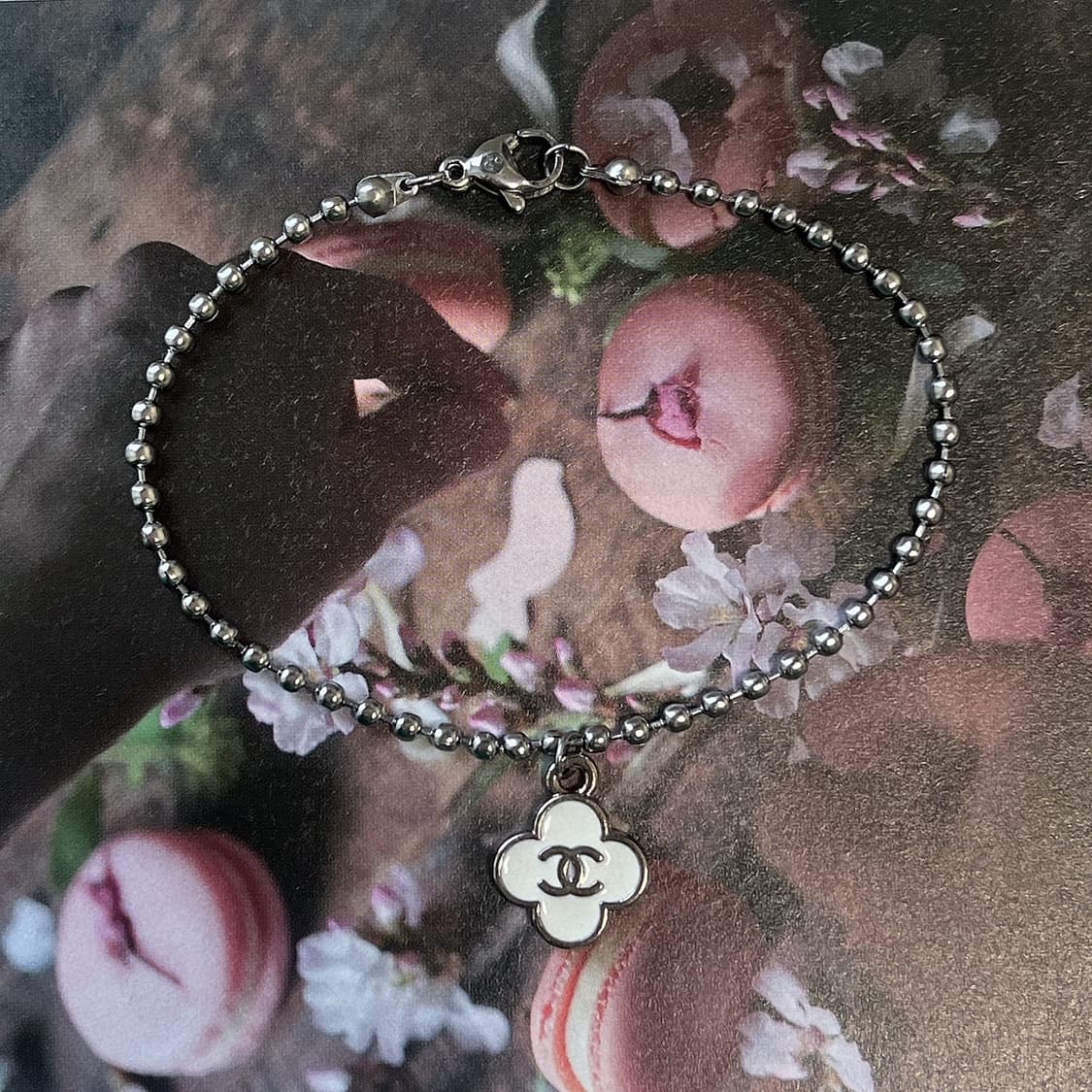 샤넬 화이트 클로버 실버 팔찌 상품이미지1