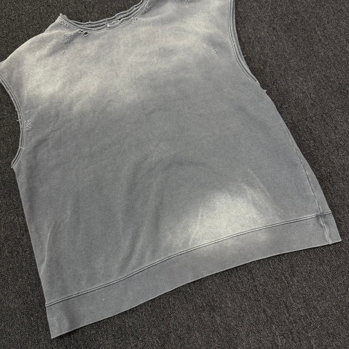 The wreck chords 더 뤡코즈 워싱 데미지 그레이 슬리브리스 상품이미지3