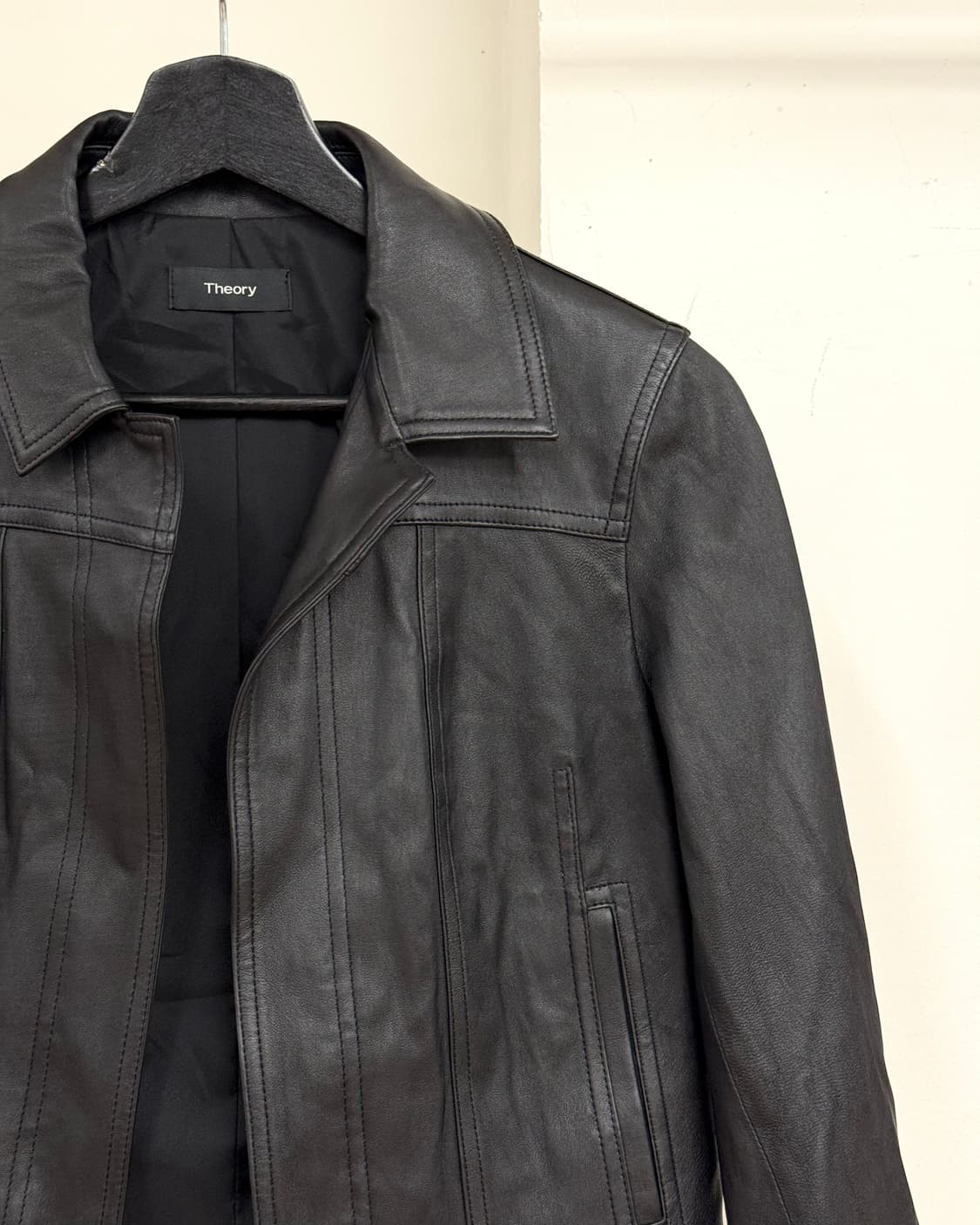 띠어리 블랙 램스킨 레더자켓 상품이미지4