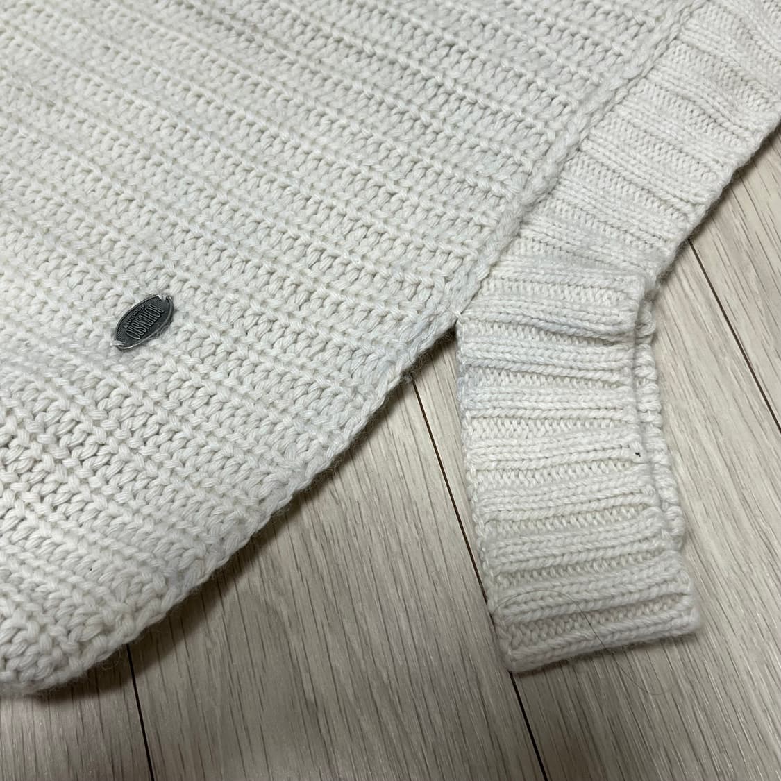 보헤미안서울 컷아웃 루즈핏 니트 크림 상품이미지4