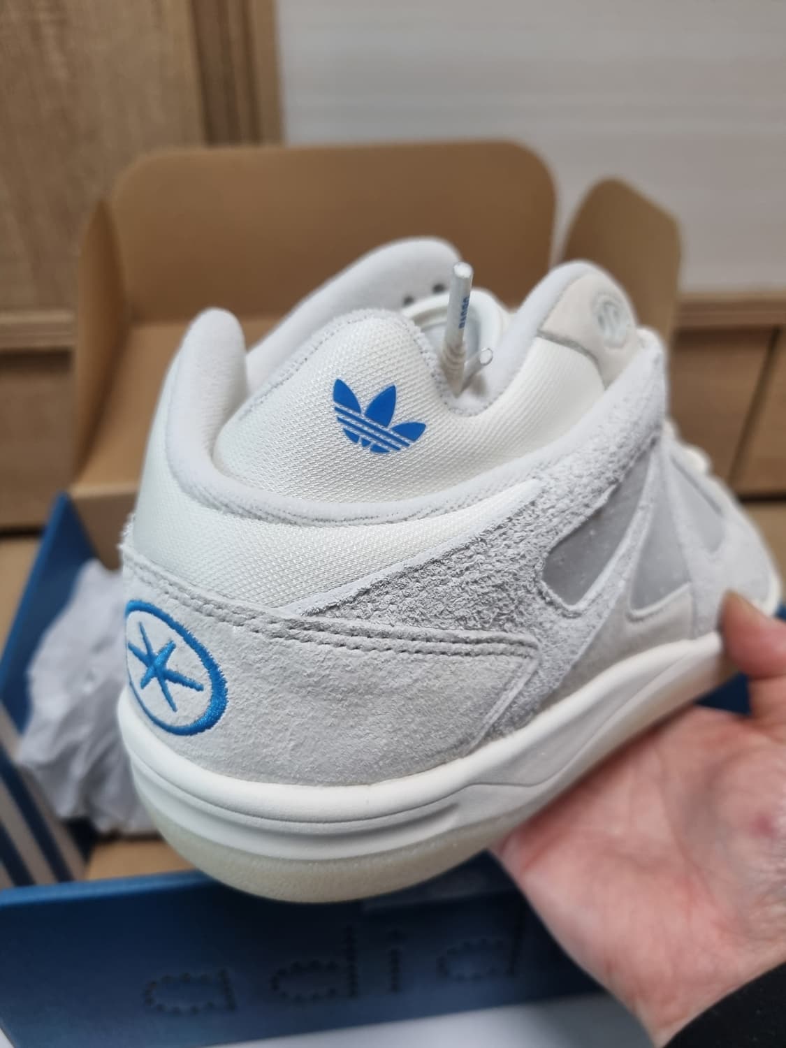 아디다스 x 배드 버니 배드보 1.0 초크 화이트 토크
270 상품이미지7