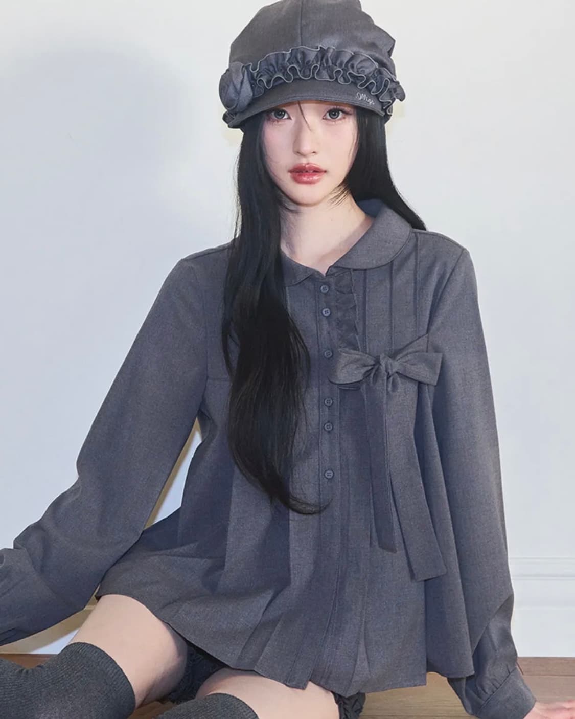 리본 플리츠 블라우스 그레이 상품이미지1