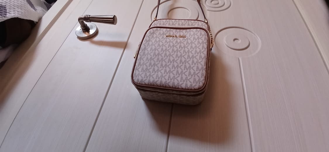 마이클코어스 크로스백 상품이미지4