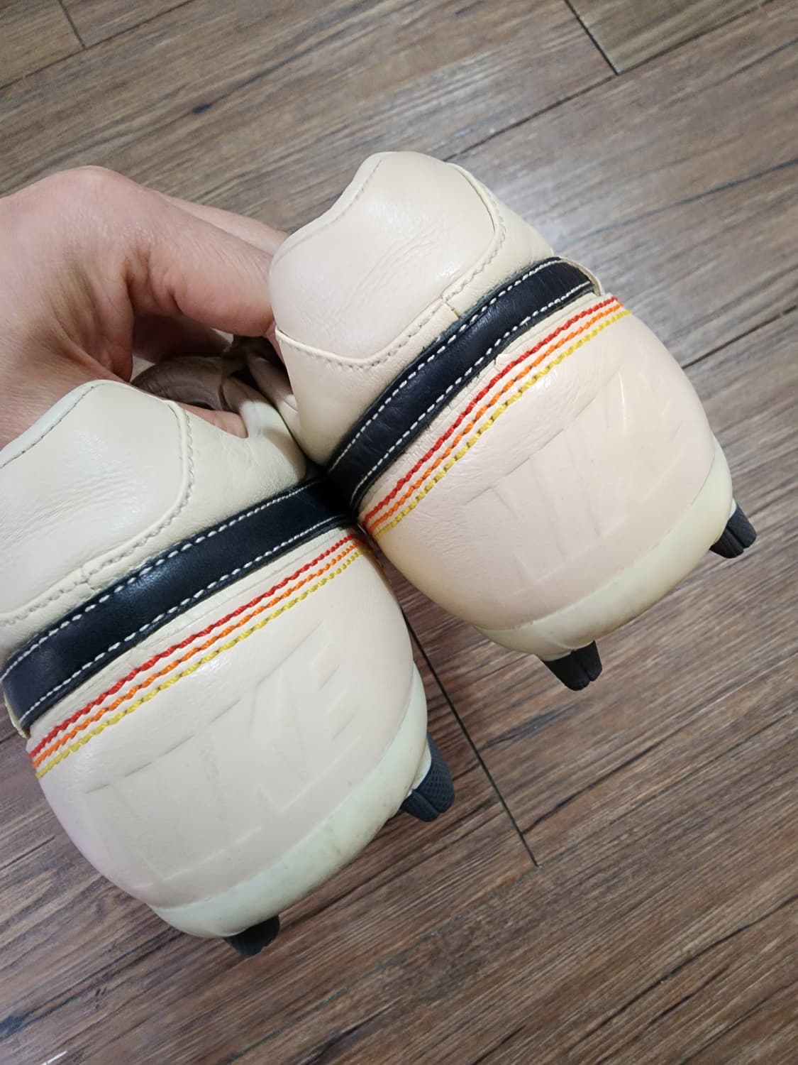 나이키 티엠포 호나우지뉴 R10 축구화 상품이미지4