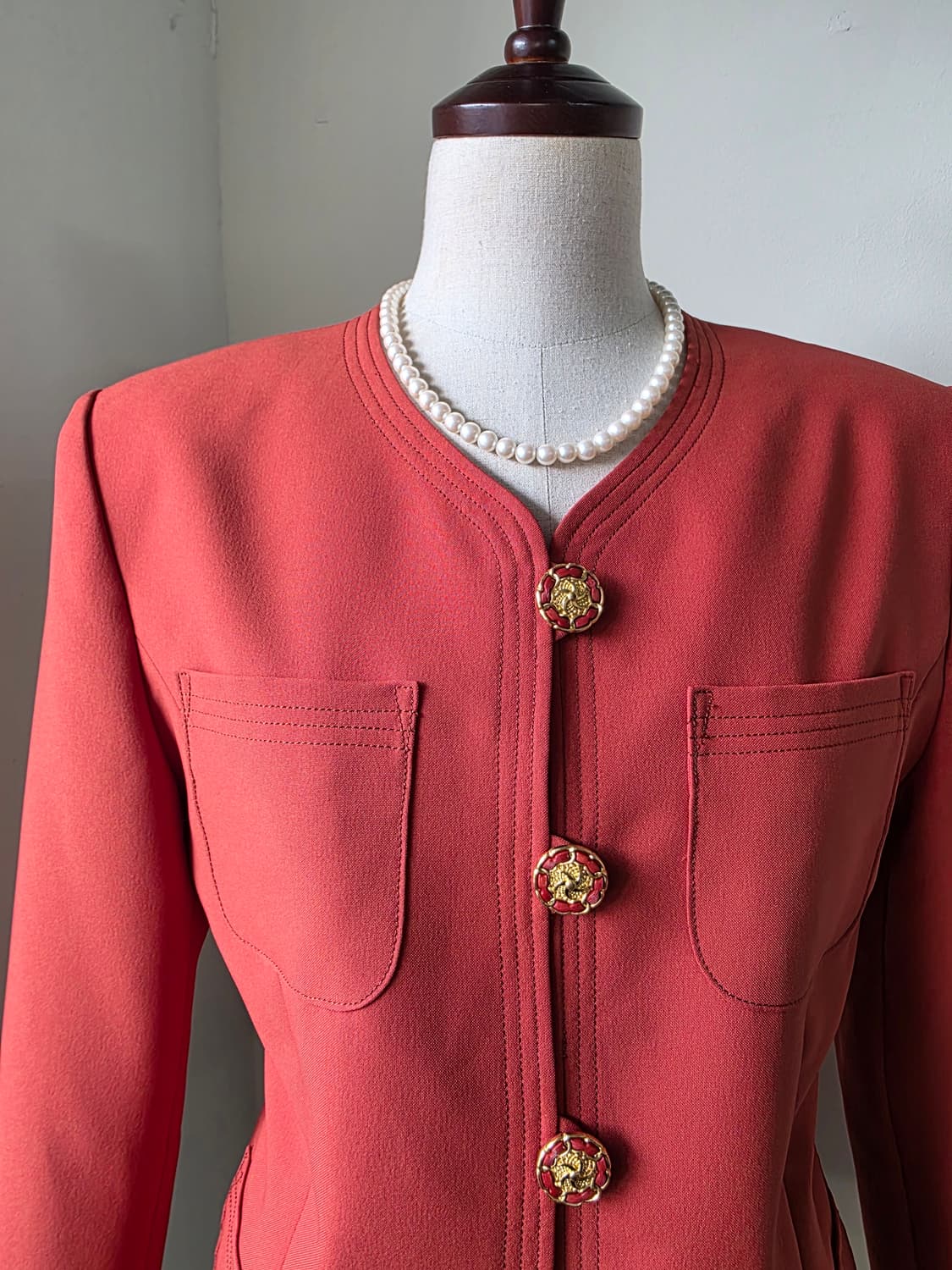 브릭 오렌지 금장 단추 자켓 상품이미지3