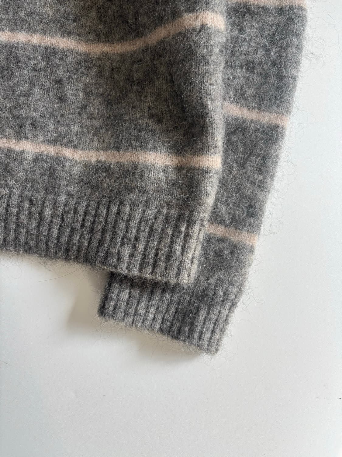 Acne Studios 아크네스튜디오 울 모헤어 스트라이프 그레이 크루넥 상품이미지7