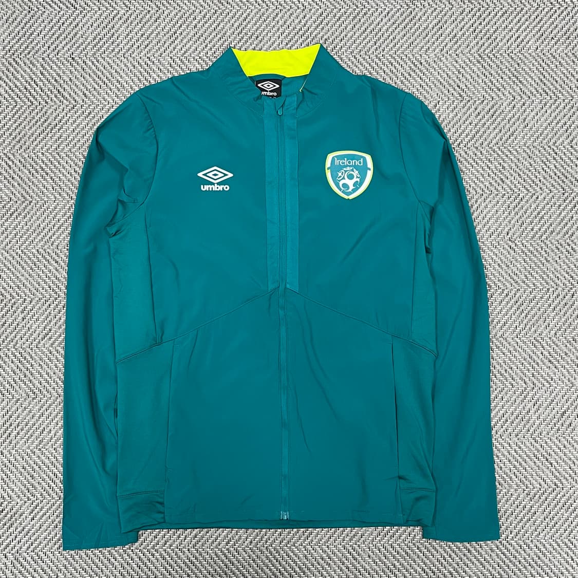 엄브로 아일랜드 바람막이 v0720 상품이미지1