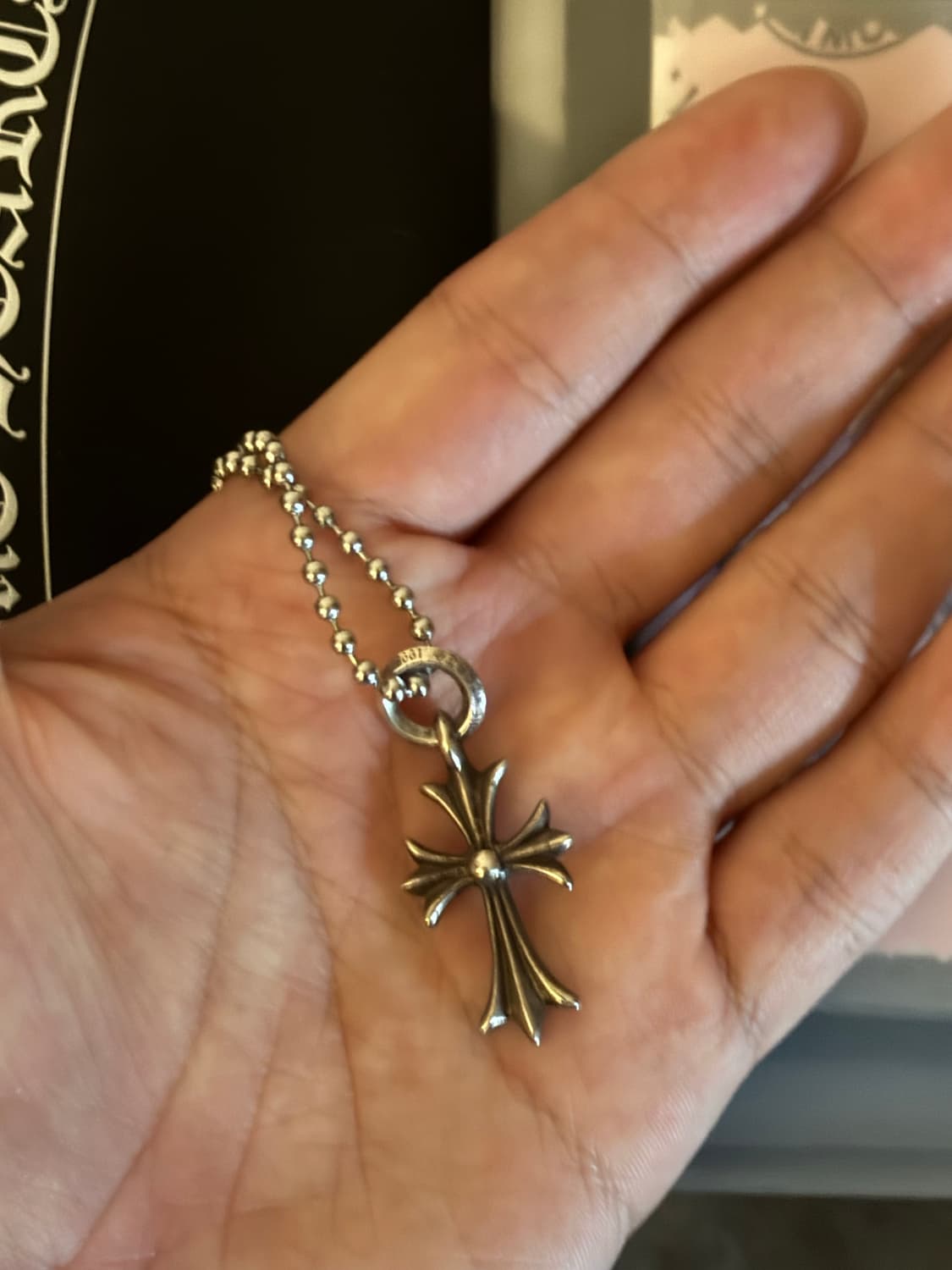 크롬하츠 타이니 크로스 참 (한스룸) 상품이미지2