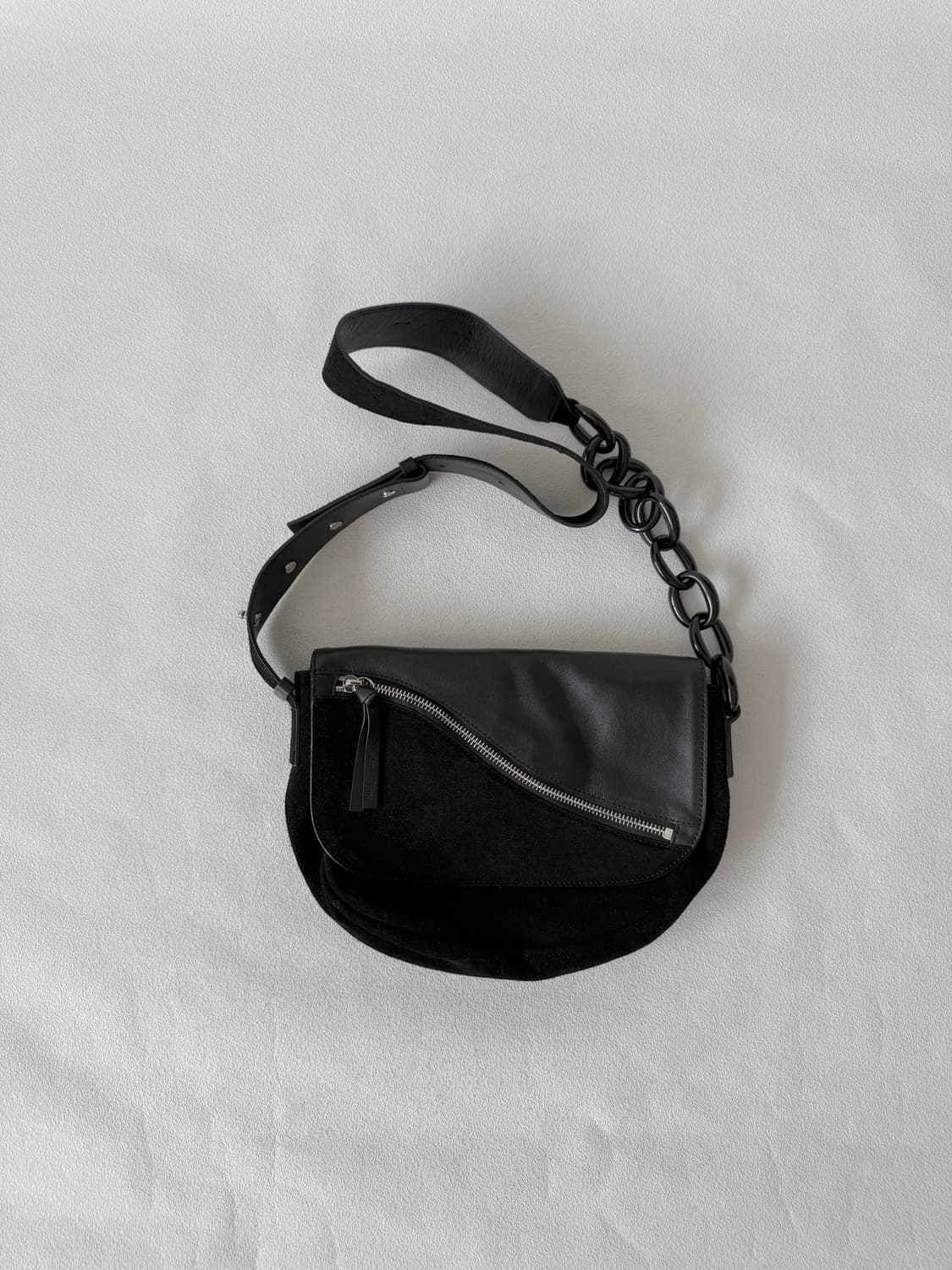 마땡킴(Matin Kim) 레더&스웨이드 숄더 크로스백 상품이미지1