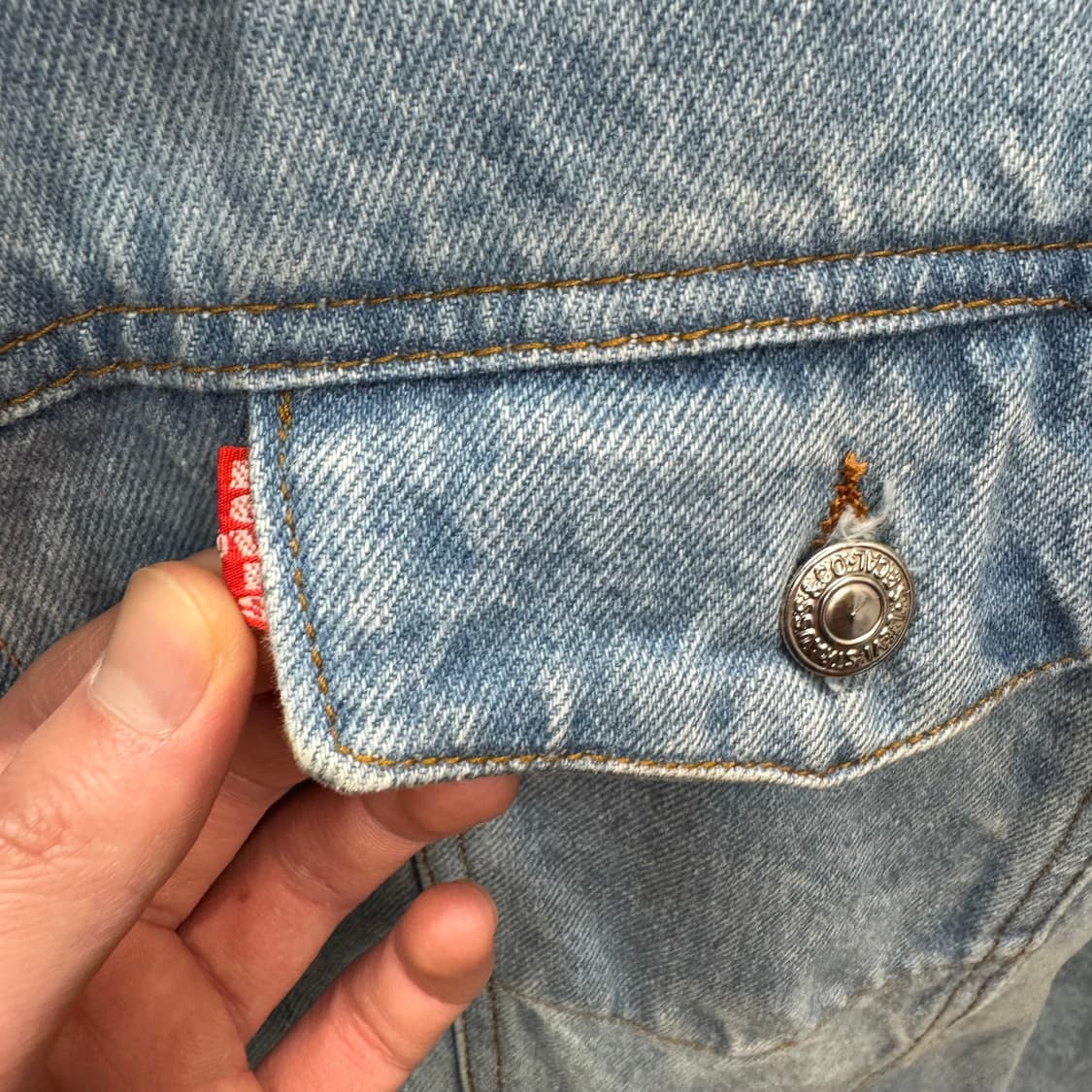 00s 리바이스 데님 트러커 자켓 전면 실버탭 디테일 연청 상품이미지5