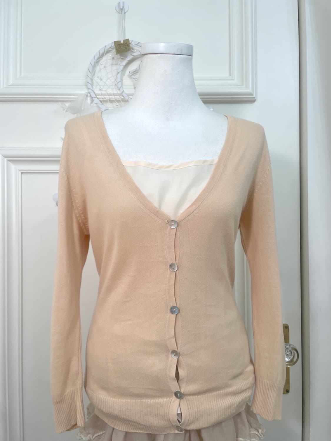 coral shell button v-neck basic cardigan 상품이미지5