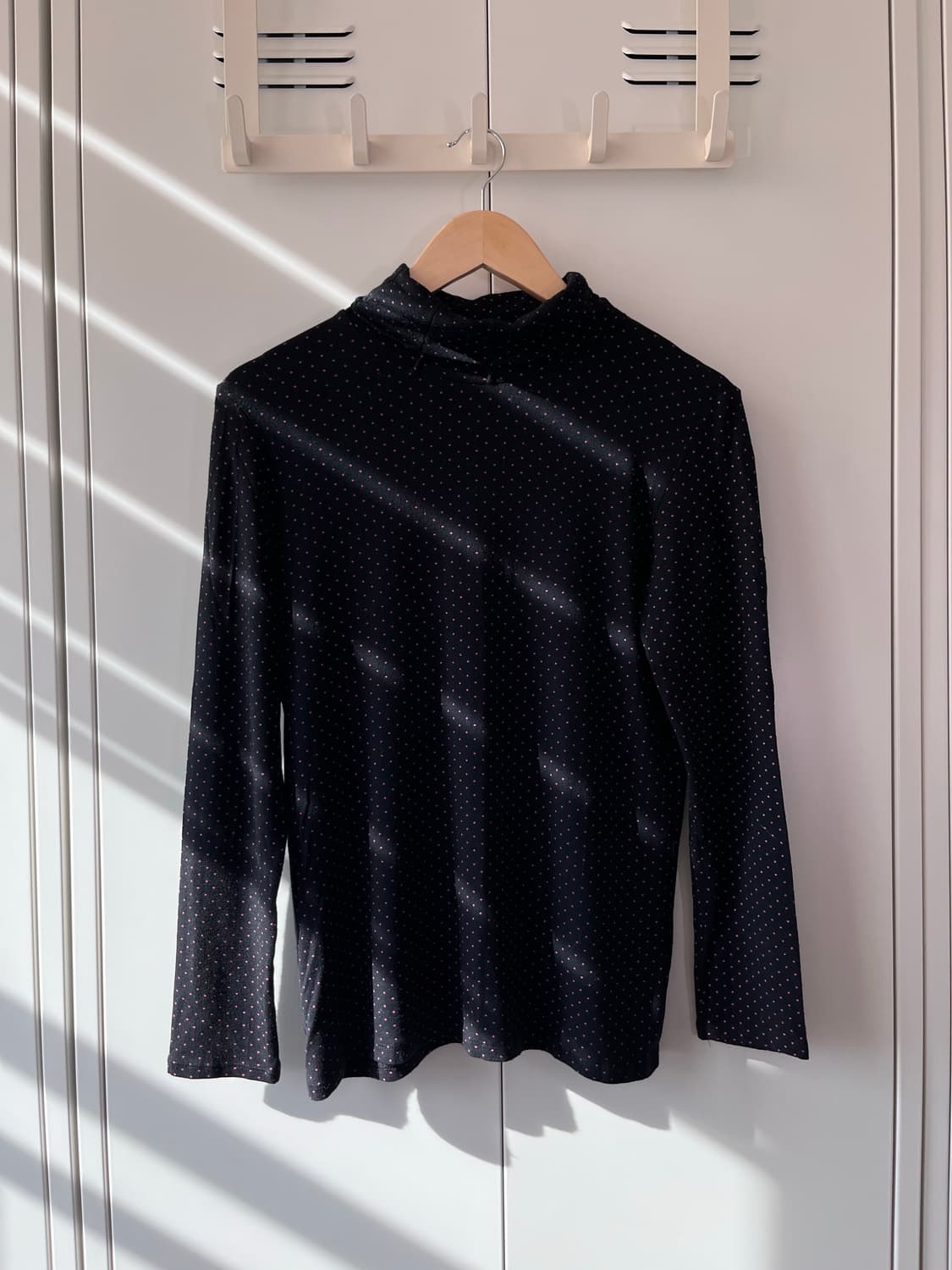 The oria 별 패턴 목폴라 롱 슬리브 상품이미지1