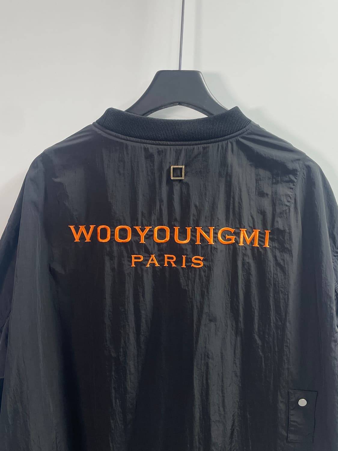 우영미 빅로고 나일론 바람막이 맨투맨 (on.715)    상품이미지4