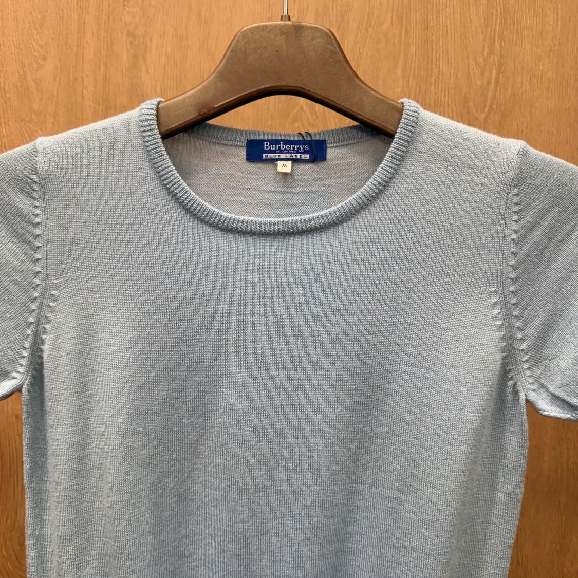 버버리 블루 라벨 반팔 니트 라운드넥 자수 로고 디테일 라이트블루 상품이미지4