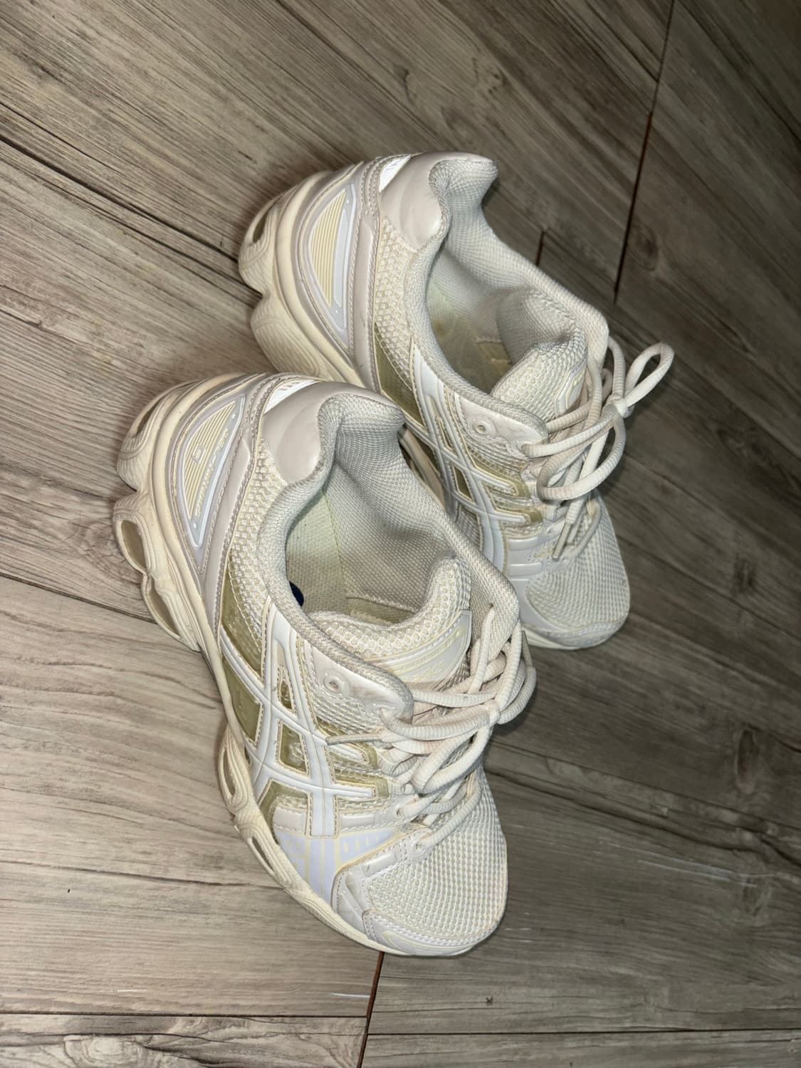 아식스 x 제시카 곤잘베스 젤 님버스 9 크림화이트 나이키 아디다스 네파 상품이미지4