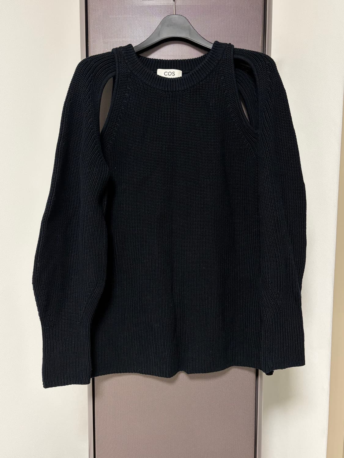 코스 컷아웃 니트 m 상품이미지6