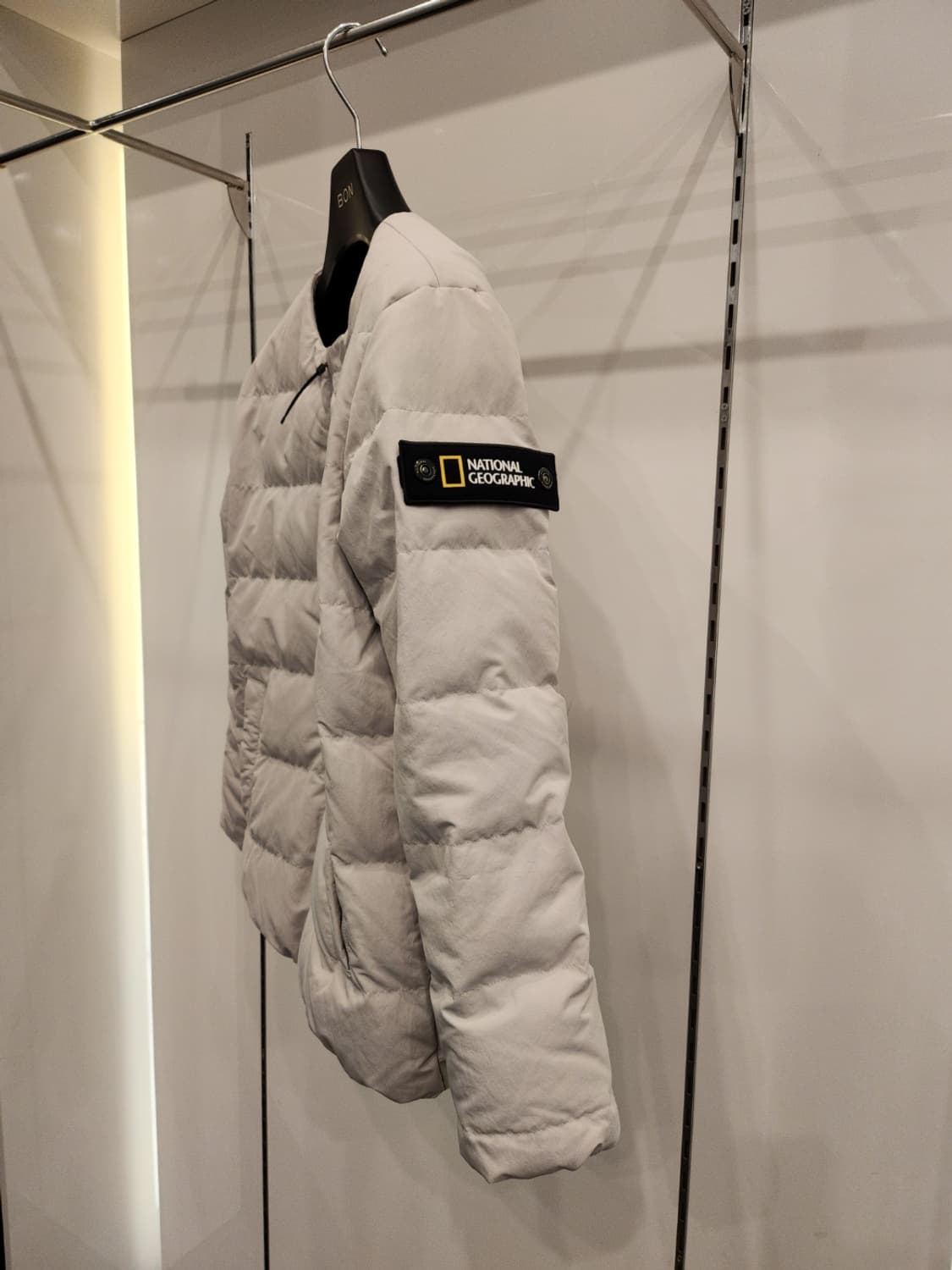 네셔널지오그래픽 경량패딩 90(최상급) 상품이미지3