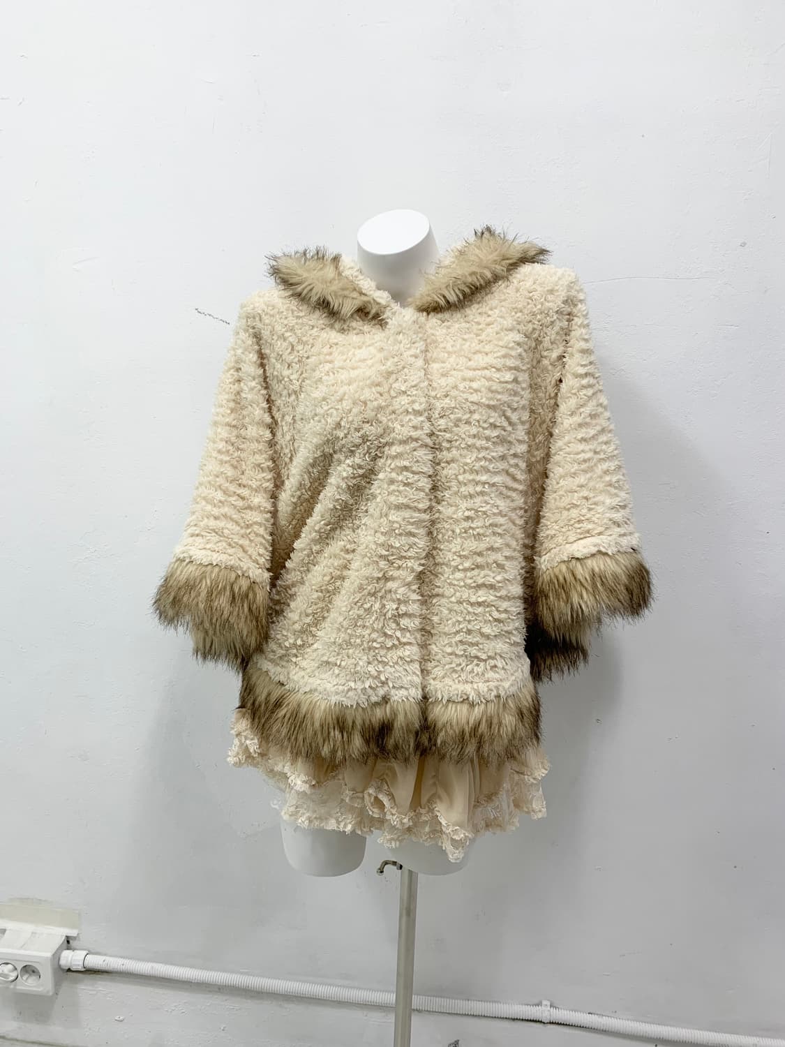 라떼갸루 폭닥 퍼 케이프 상품이미지1