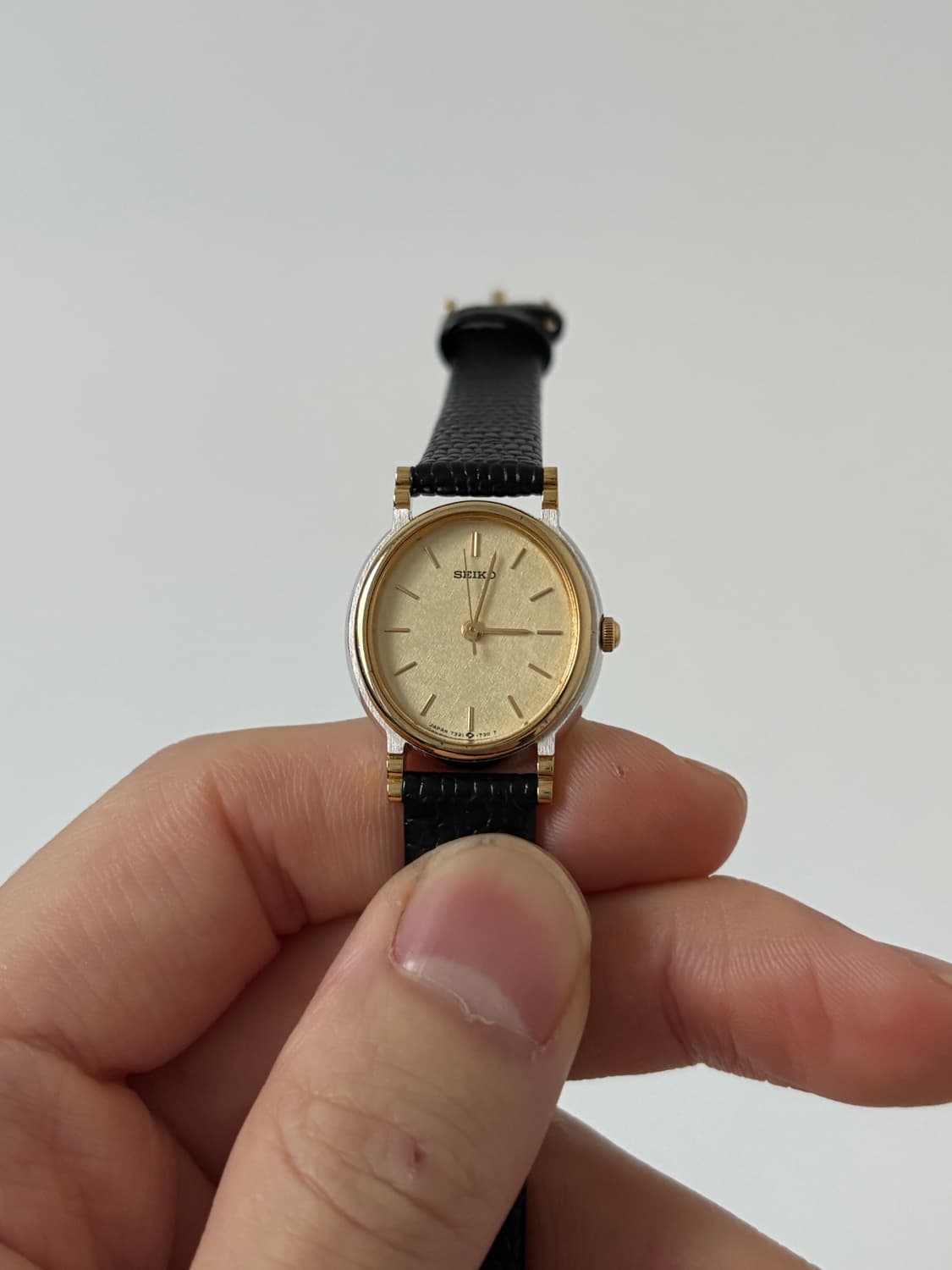 1980s Gold Bezel Oval Ladies Quartz 상품이미지1