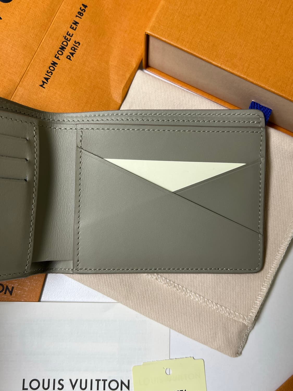 [정품] 루이비통 에어로그램 멀티플월릿 반지갑 그레이 상품이미지6