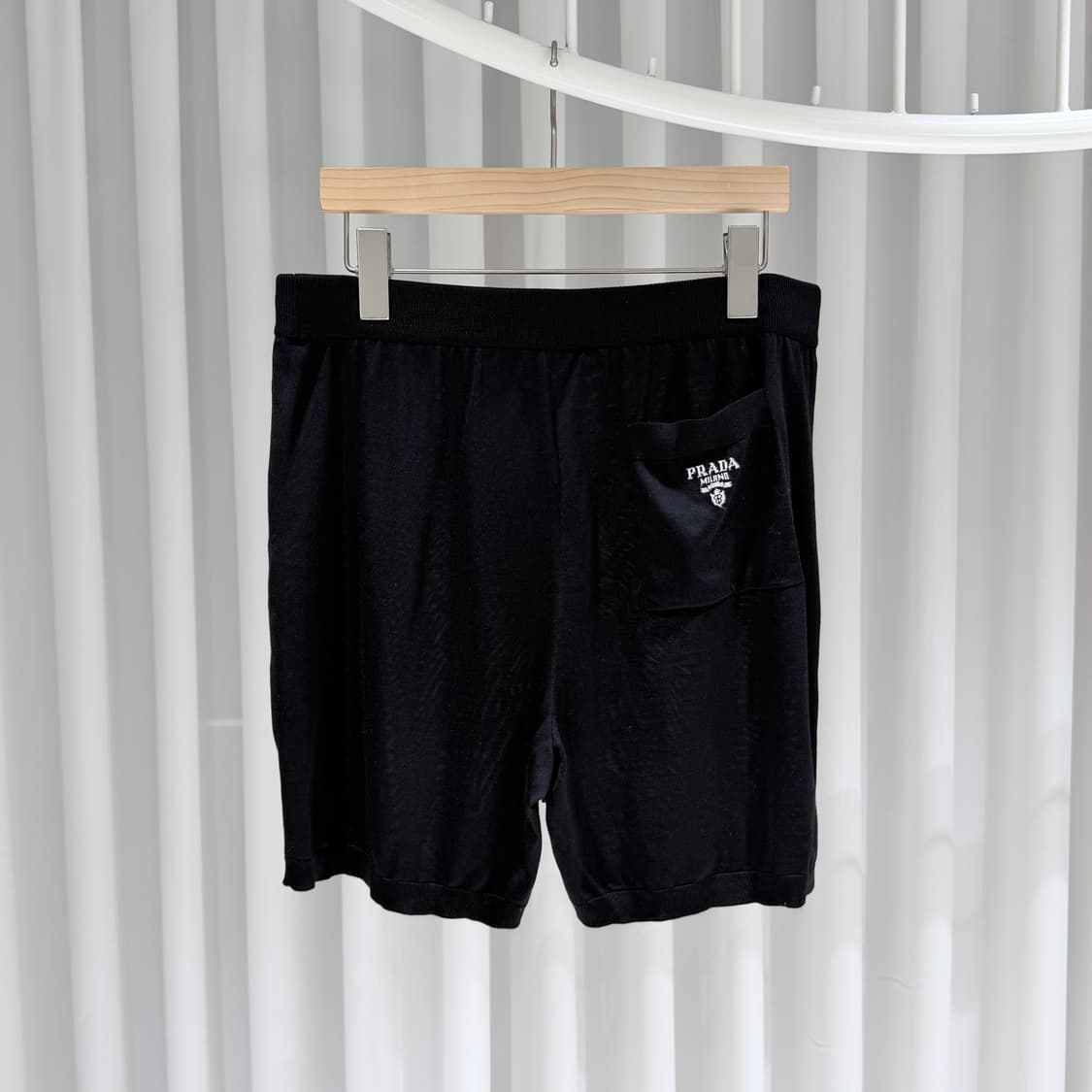 (A+/48,50) / 프라다 밀라노 반팔 반바지 셋업 블랙 상품이미지7