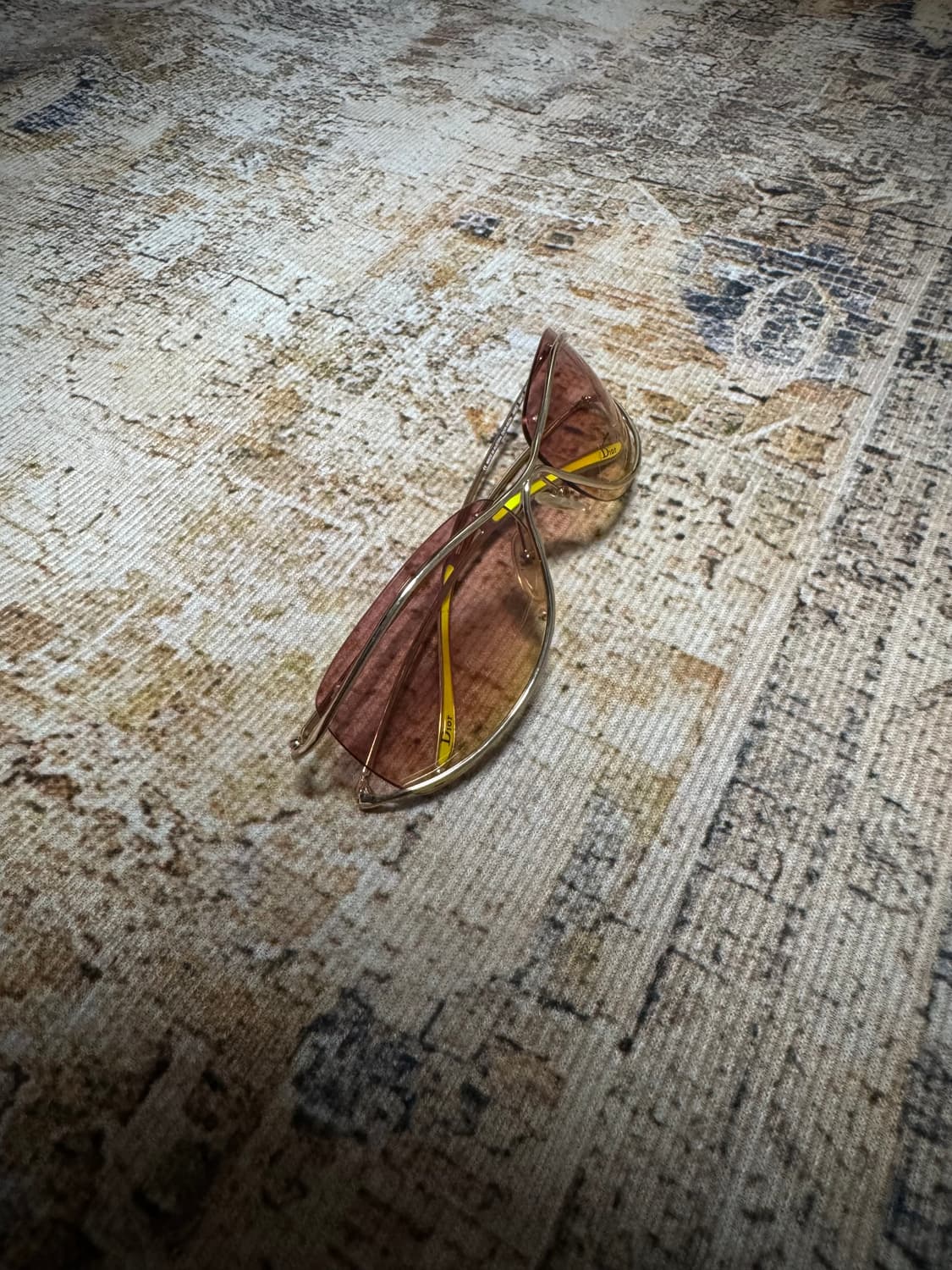 Dior neon sunglasses 상품이미지2