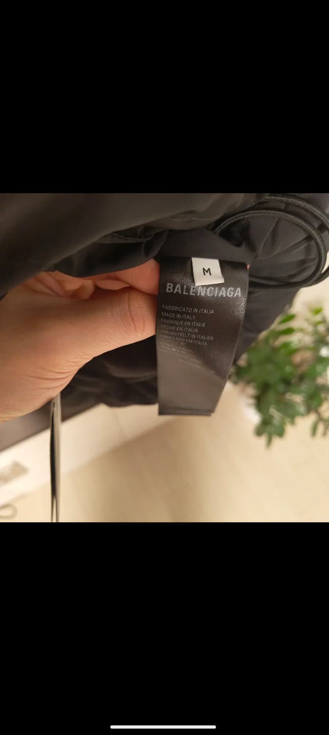 발렌시아가 유니티 스포츠 아이콘 패딩 M사이즈 상품이미지7