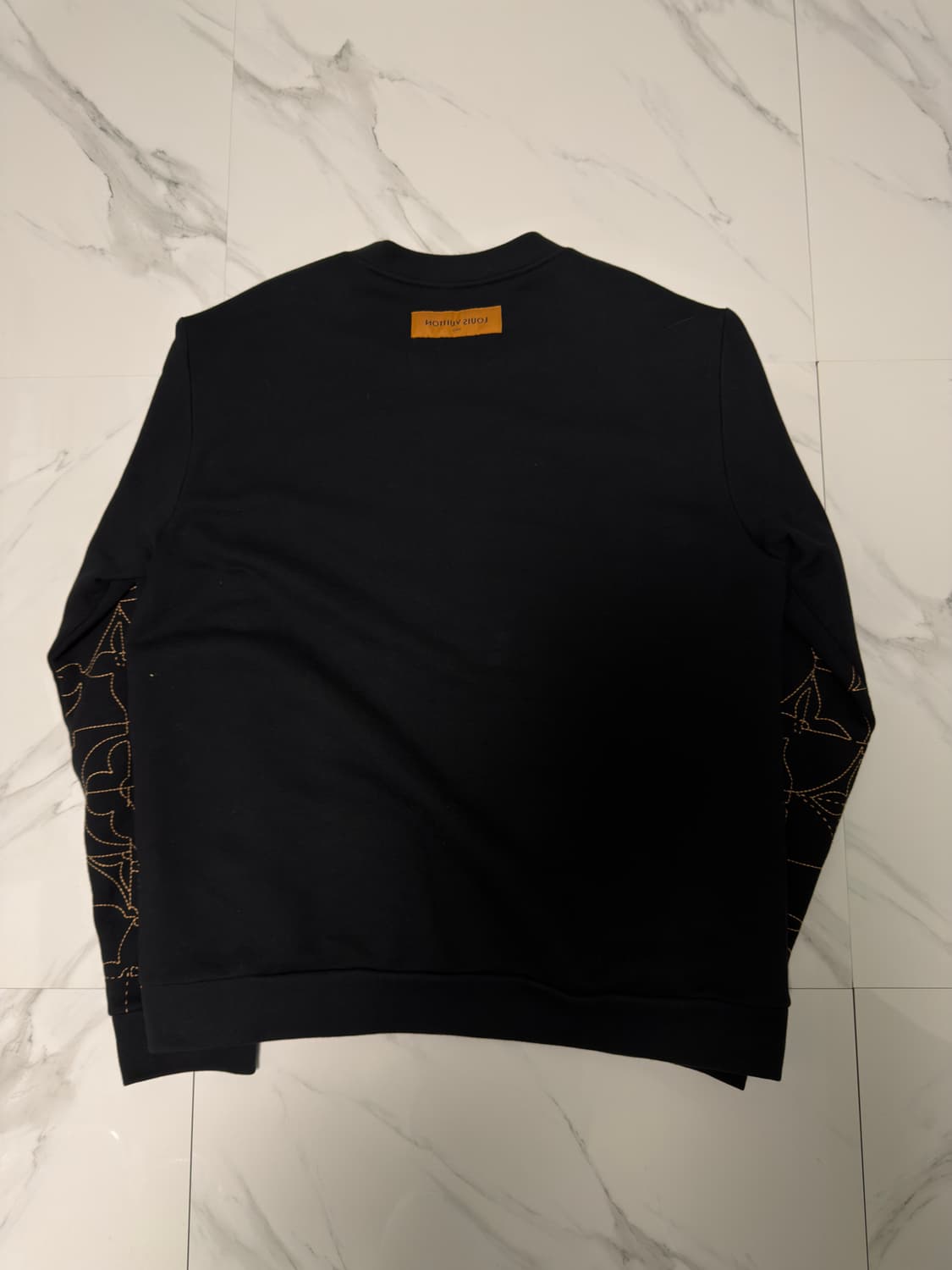 루이비통 엠브로이더드 재즈 뮤직 크루넥 맨투맨 4XL 백화점택 상품이미지3