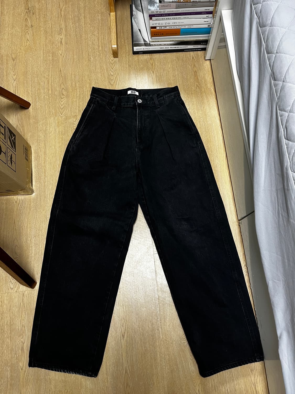 유니클로U 블랙진 상품이미지1