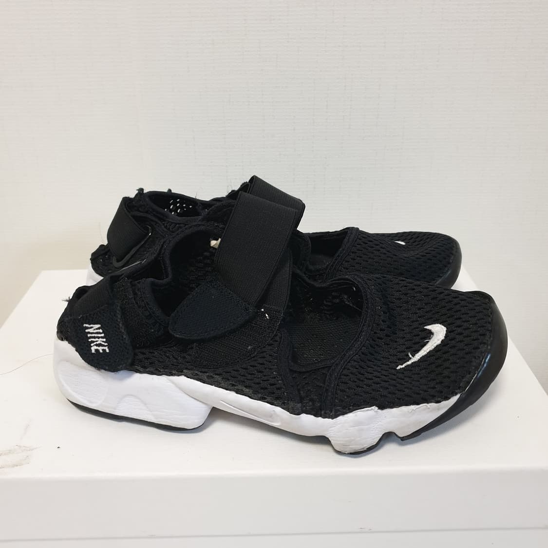 나이키 에어리프트 240 상품이미지2