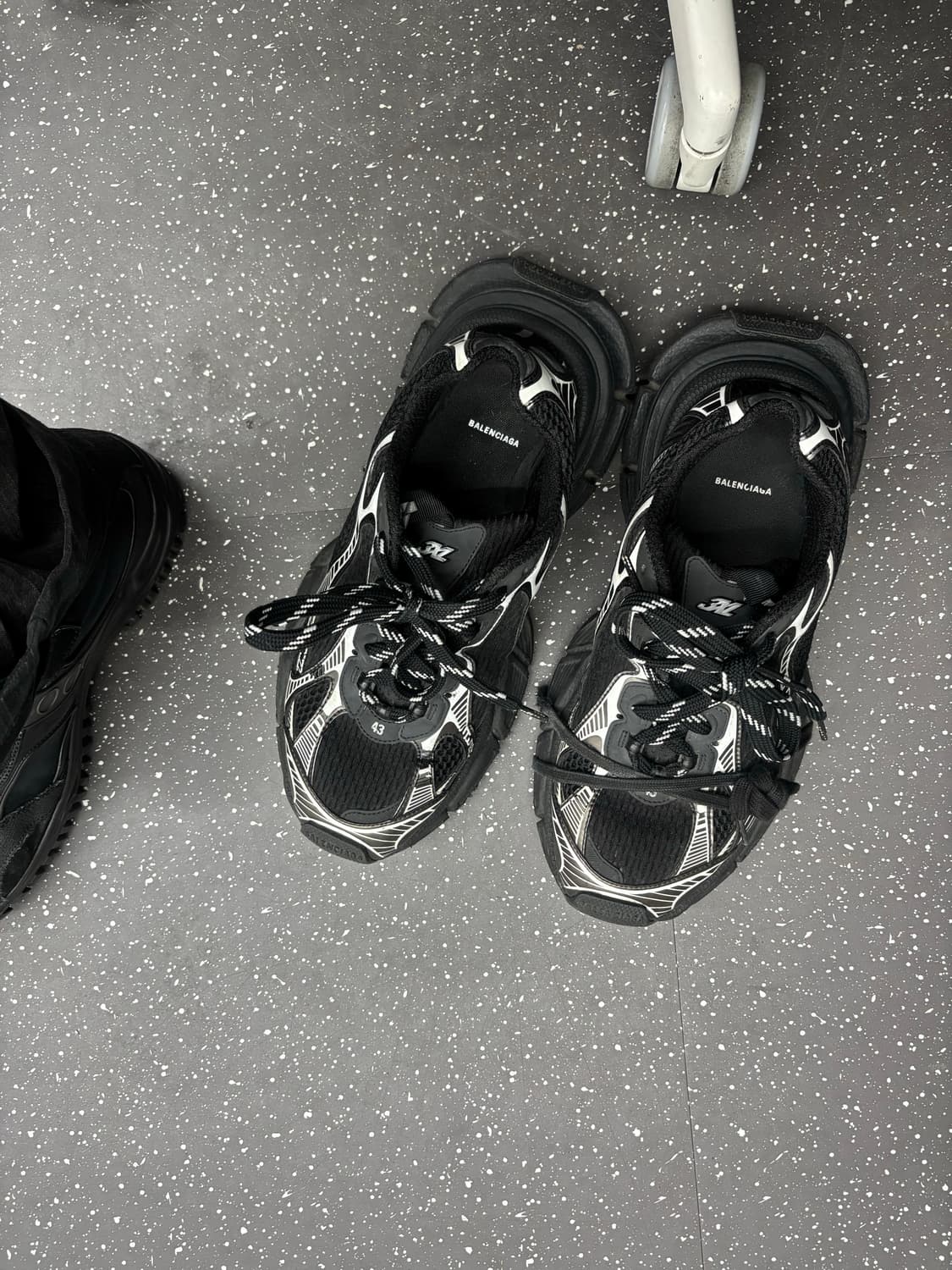 [43] 발렌시아가 3xl 블랙 상품이미지7