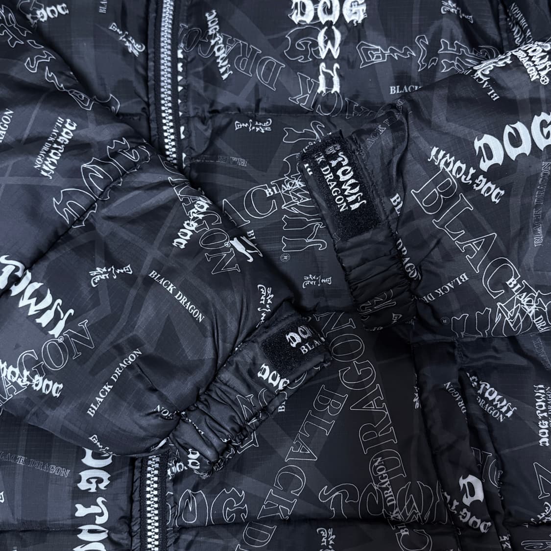 도그타운 블랙 드래곤 패턴 패딩 블랙 상품이미지6