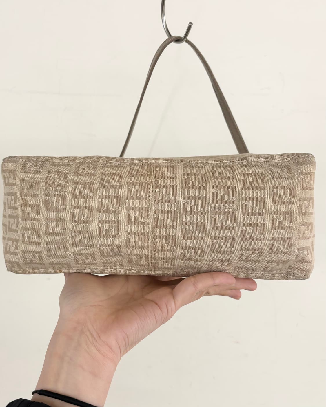 펜디 주키노 캔버스 포쉐트 숄더백 상품이미지6