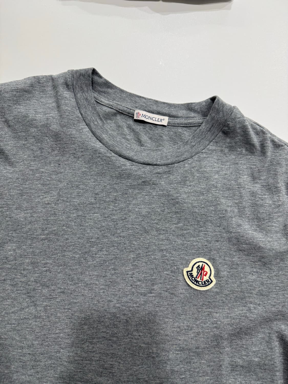 몽클레어 moncler 기본로고 반팔티 2개일괄  상품이미지2