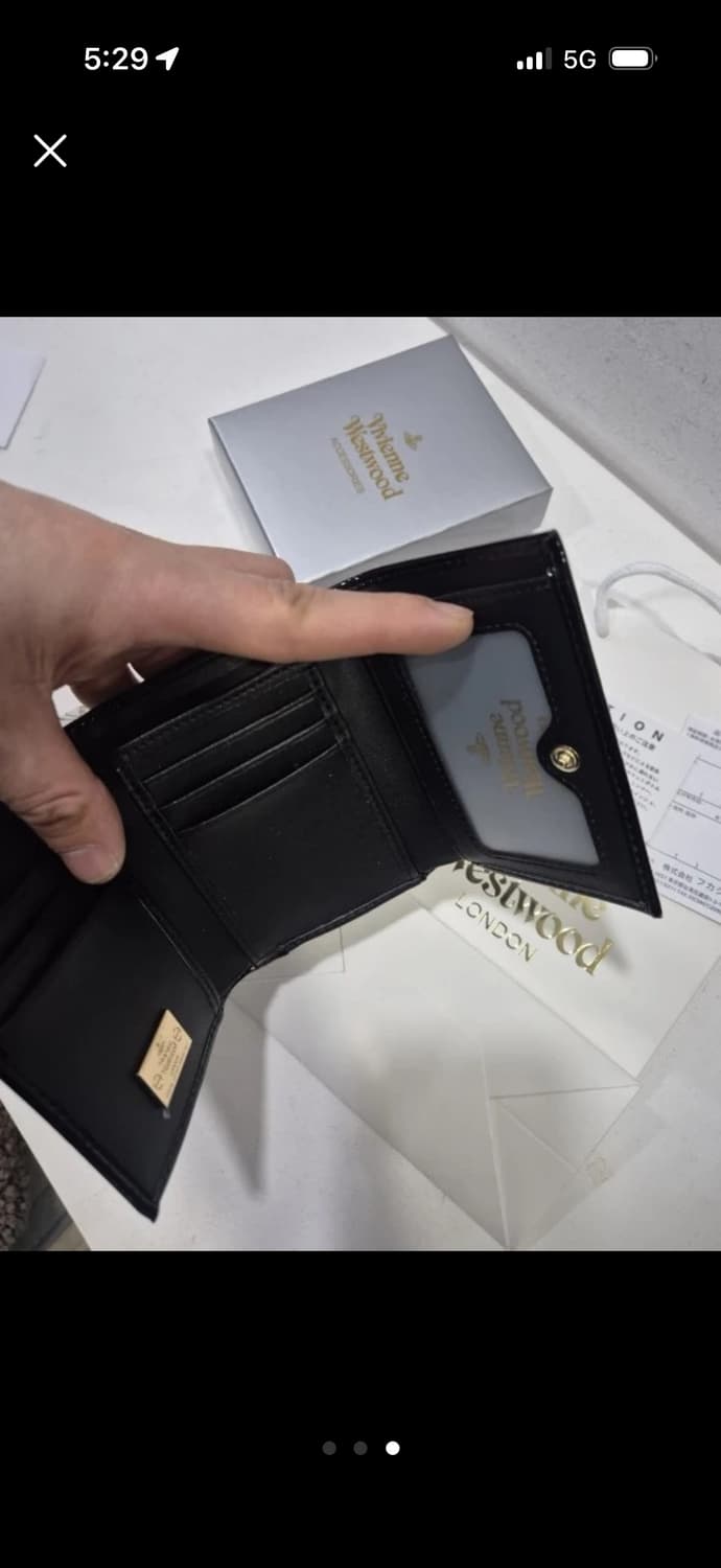 비비안 웨스트우드 블랙 에나멜 반지갑 상품이미지3