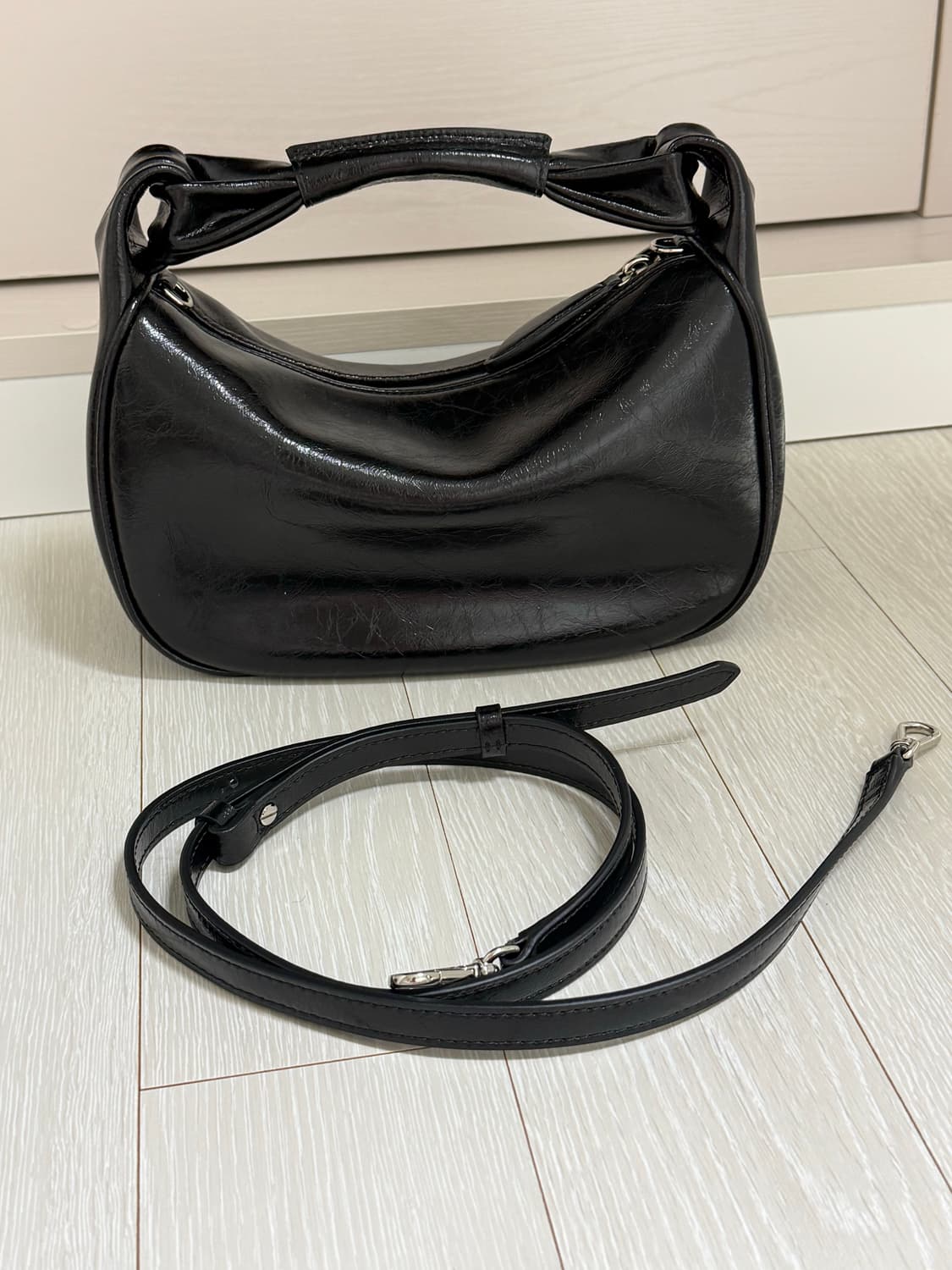 분크 하프문 코코넛 미니 토트백 블랙 상품이미지2