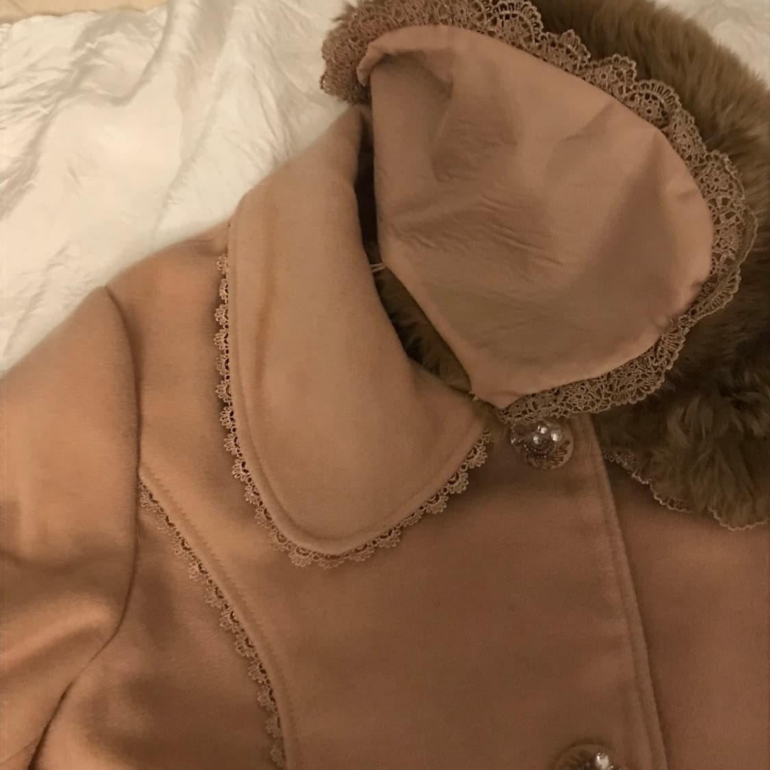 AXES FEMME 엑시즈팜 로리 라떼갸루 리본 퍼 코트 상품이미지4