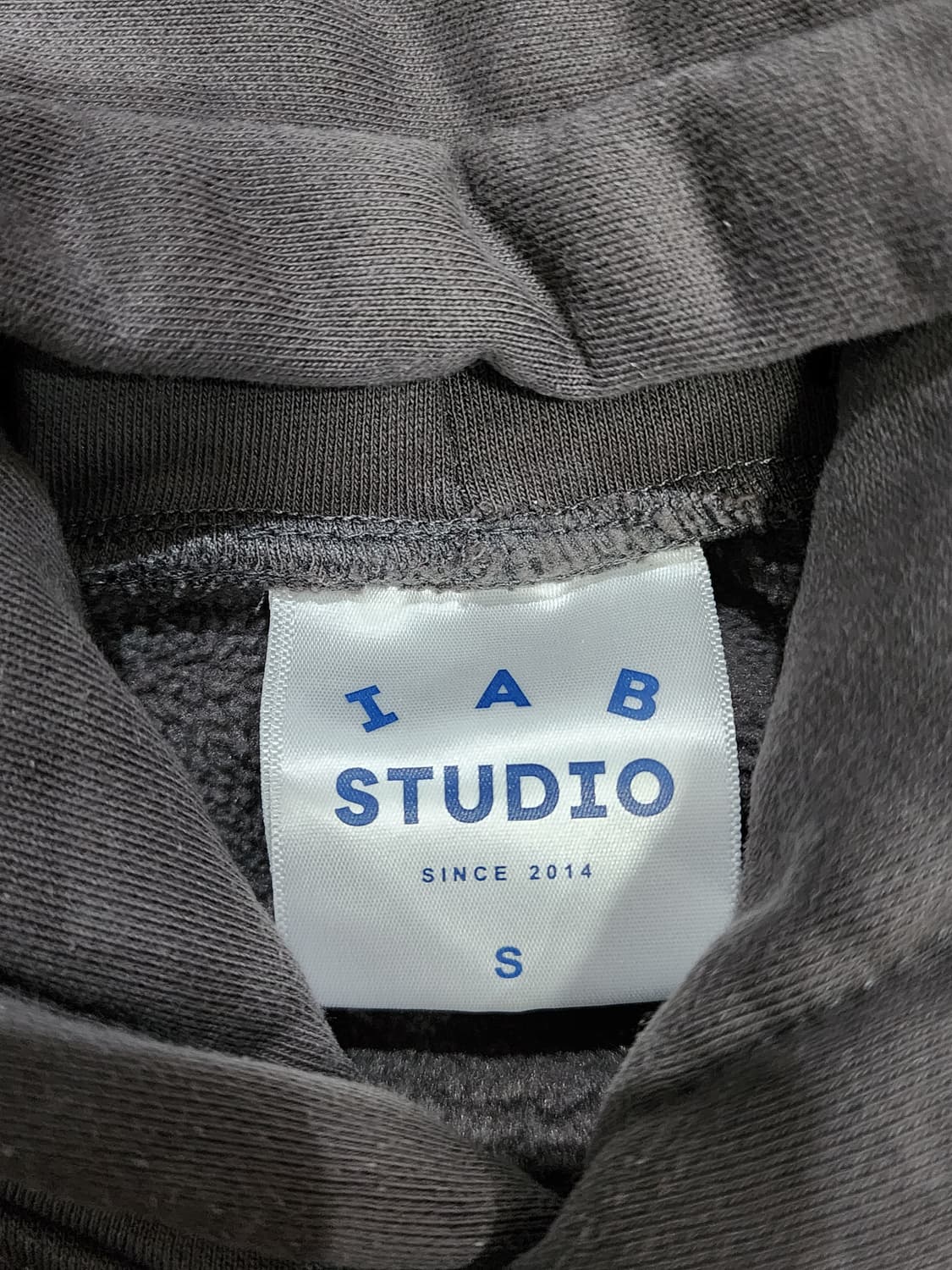 아이앱 스튜디오 기모 후드티 S 차콜 상품이미지5