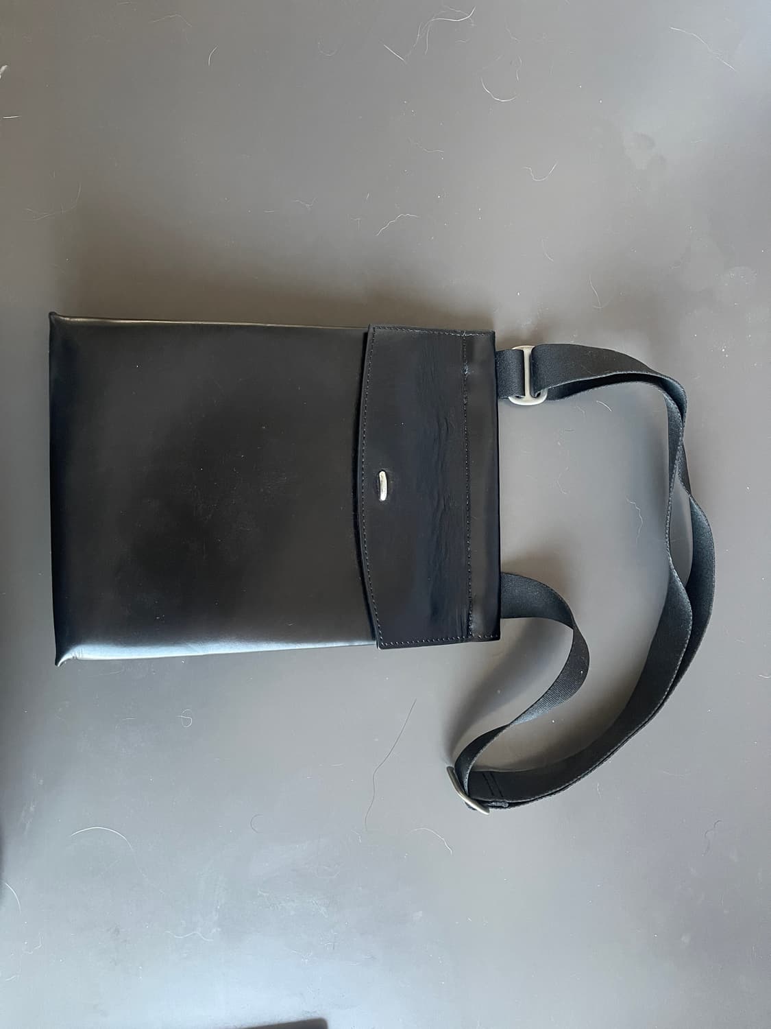 OUR LEGACY 아워레가시 아몬 레더 숄더 크로스백 블랙 상품이미지1