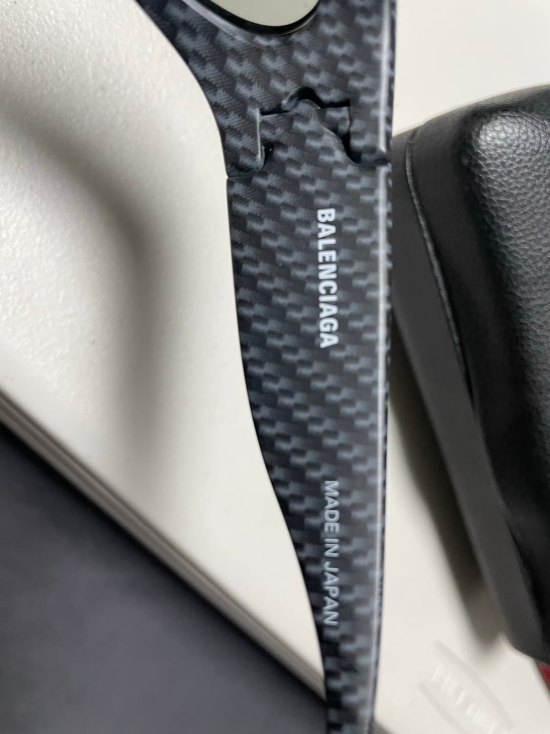 [OS] 발렌시아가 스위프트 오발 카본 선글라스 상품이미지5