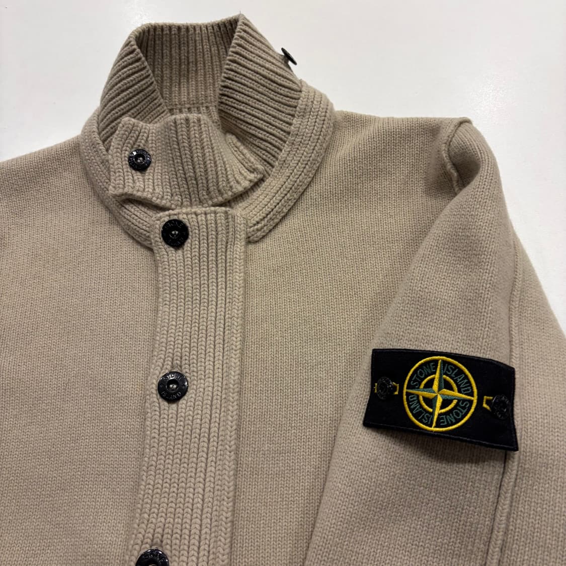 [L] 스톤아일랜드 버튼 니트 가디건 베이지 B788 상품이미지3